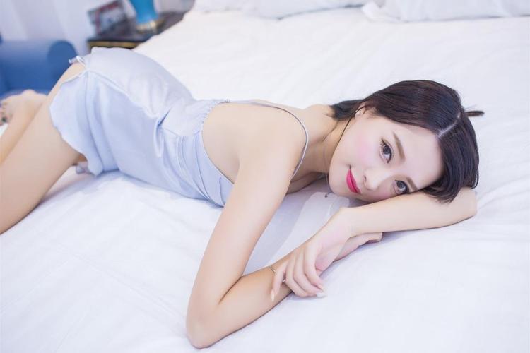 YSL水蜜桃色号妆容搭配